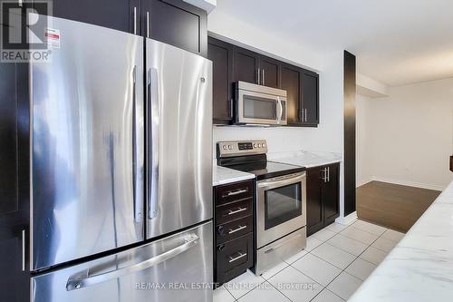 82 Reichert Court, Milton, ON - Indoor Photo Showing Kitchen