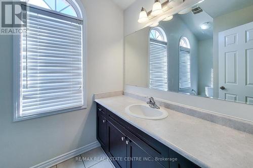 82 Reichert Court, Milton, ON - Indoor Photo Showing Bathroom