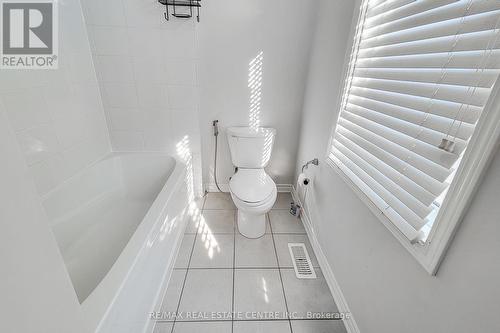 82 Reichert Court, Milton, ON - Indoor Photo Showing Bathroom