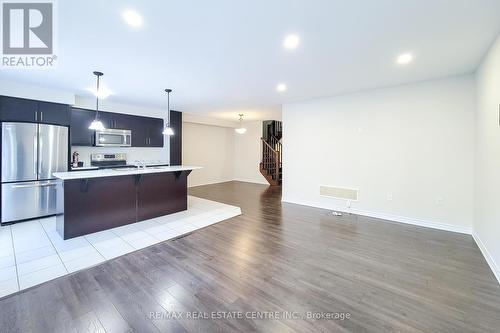 82 Reichert Court, Milton, ON - Indoor Photo Showing Kitchen