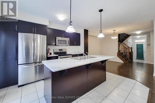 82 Reichert Court, Milton, ON - Indoor Photo Showing Kitchen With Double Sink With Upgraded Kitchen