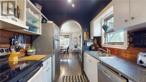 359 Ketchankookem Trail, Mindemoya, Manitoulin Island, ON - Indoor Photo Showing Kitchen With Double Sink