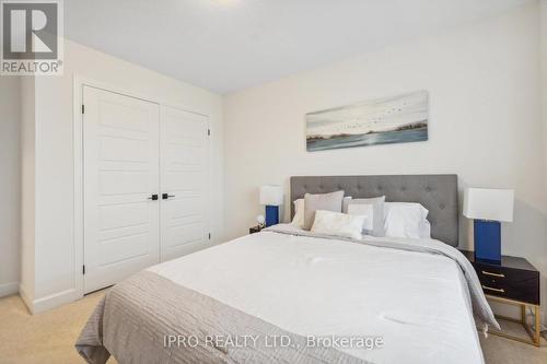 29 Bensley Lane, Hamilton, ON - Indoor Photo Showing Bedroom