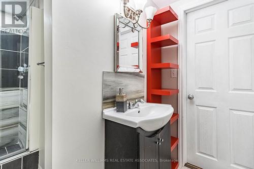 60 Fleetwood Crescent, Brampton, ON - Indoor Photo Showing Bathroom