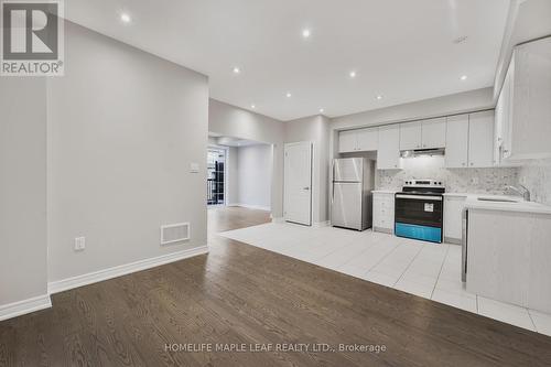 70 Hashmi Place, Brampton, ON - Indoor Photo Showing Kitchen