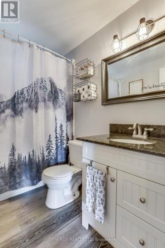 315 Burns Street, Strathroy-Caradoc (Sw), ON - Indoor Photo Showing Bathroom