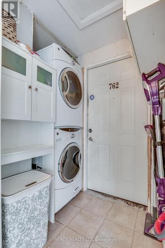 315 Burns Street, Strathroy-Caradoc (Sw), ON - Indoor Photo Showing Laundry Room