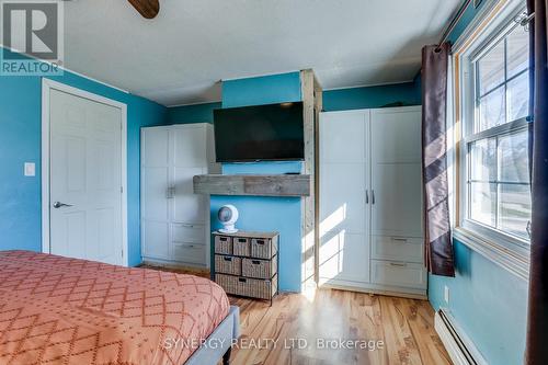 315 Burns Street, Strathroy-Caradoc (Sw), ON - Indoor Photo Showing Bedroom