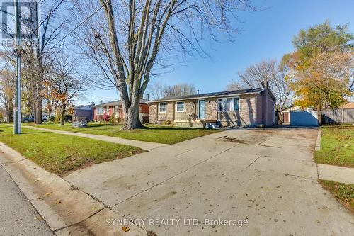 315 Burns Street, Strathroy-Caradoc (Sw), ON - Outdoor