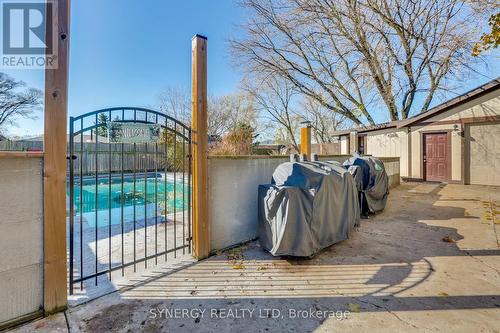 315 Burns Street, Strathroy-Caradoc (Sw), ON - Outdoor