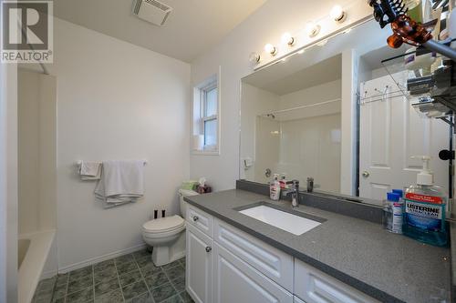 6733 Checkley Road, Prince George, BC - Indoor Photo Showing Bathroom