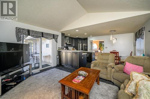 6733 Checkley Road, Prince George, BC - Indoor Photo Showing Living Room