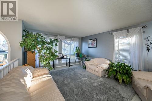 6733 Checkley Road, Prince George, BC - Indoor Photo Showing Living Room