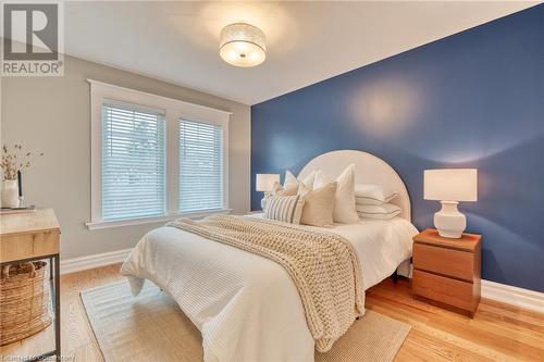 Bedroom featuring light wood-type flooring - 262 Homewood Avenue, Hamilton, ON - Indoor Photo Showing Bedroom