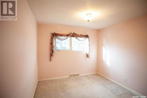 2015 Sommerfeld Avenue, Saskatoon, SK - Indoor Photo Showing Other Room