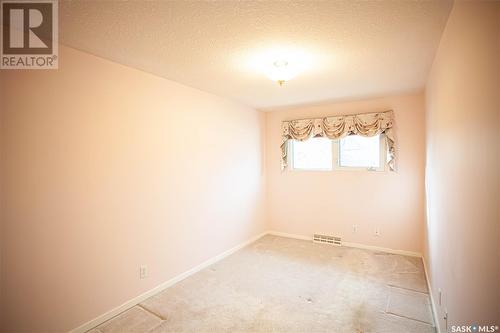 2015 Sommerfeld Avenue, Saskatoon, SK - Indoor Photo Showing Other Room