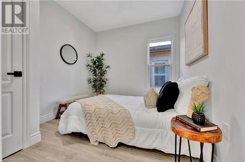 15 Gordon Street, Brantford, ON - Indoor Photo Showing Bedroom