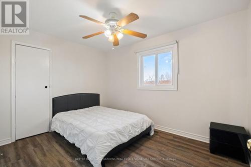 4046 20Th Side Road, Bradford West Gwillimbury, ON - Indoor Photo Showing Bedroom