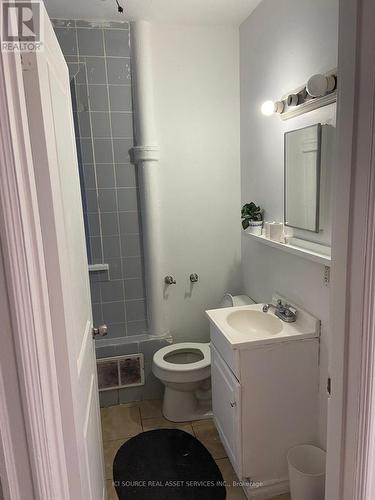 673 Wilson Street, Hamilton, ON - Indoor Photo Showing Bathroom