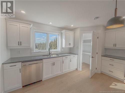 32 Blenheim Drive, Quispamsis, NB - Indoor Photo Showing Kitchen