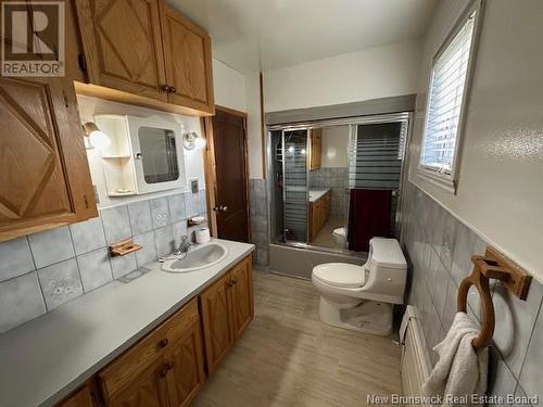 142 Notre-Dame Street, Atholville, NB - Indoor Photo Showing Bathroom