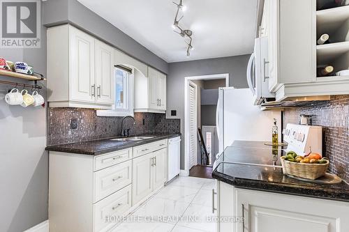 86 Primrose Crescent, Brampton, ON - Indoor Photo Showing Kitchen