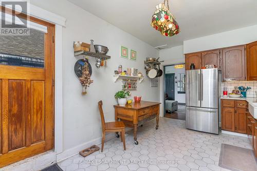 285 Mary Street, Hamilton, ON - Indoor Photo Showing Kitchen