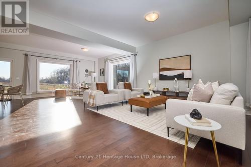 51267 Tunnacliffe Road, Wainfleet (879 - Marshville/Winger), ON - Indoor Photo Showing Living Room