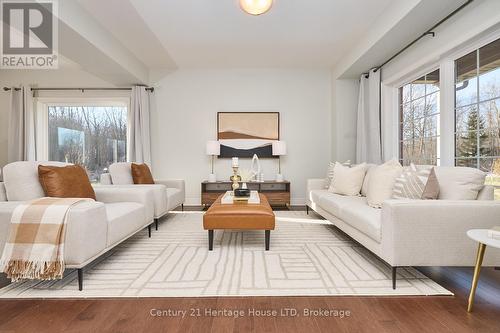 51267 Tunnacliffe Road, Wainfleet (879 - Marshville/Winger), ON - Indoor Photo Showing Living Room