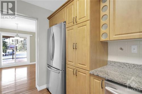 8 Henfield Avenue, Ottawa, ON - Indoor Photo Showing Kitchen