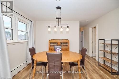 118 Rosemount Avenue, Port Colborne (878 - Sugarloaf), ON - Indoor Photo Showing Dining Room