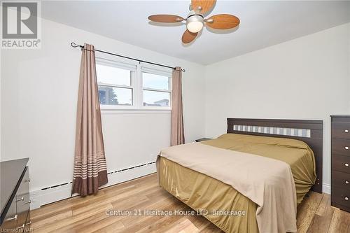 118 Rosemount Avenue, Port Colborne (878 - Sugarloaf), ON - Indoor Photo Showing Bedroom