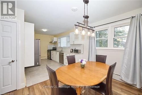 118 Rosemount Avenue, Port Colborne (878 - Sugarloaf), ON - Indoor Photo Showing Dining Room