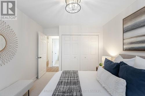 3150 Bentworth Drive, Burlington, ON - Indoor Photo Showing Bedroom