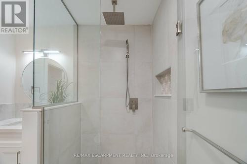 3150 Bentworth Drive, Burlington, ON - Indoor Photo Showing Bathroom