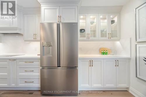 3150 Bentworth Drive, Burlington, ON - Indoor Photo Showing Kitchen