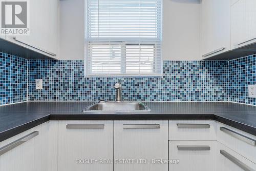 2 - 7 Warwick Avenue, Toronto, ON - Indoor Photo Showing Kitchen