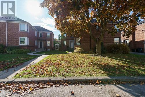 2 - 7 Warwick Avenue, Toronto, ON - Outdoor