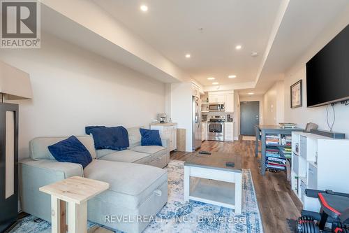 408 - 64 Main Street N, Haldimand, ON - Indoor Photo Showing Living Room