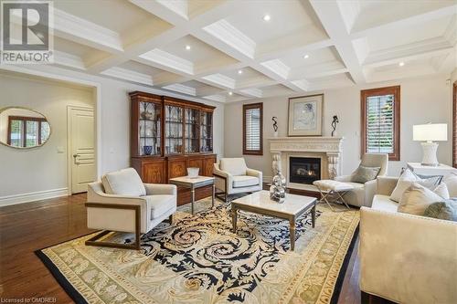 559 Golfview Court, Oakville, ON - Indoor Photo Showing Living Room With Fireplace