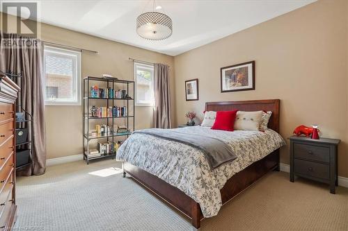 559 Golfview Court, Oakville, ON - Indoor Photo Showing Bedroom