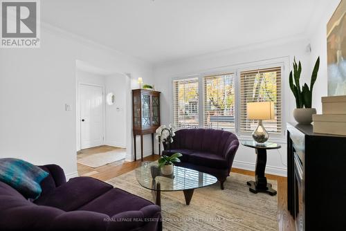 169 Parkhurst Boulevard, Toronto, ON - Indoor Photo Showing Living Room