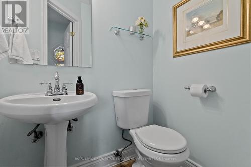 169 Parkhurst Boulevard, Toronto, ON - Indoor Photo Showing Bathroom