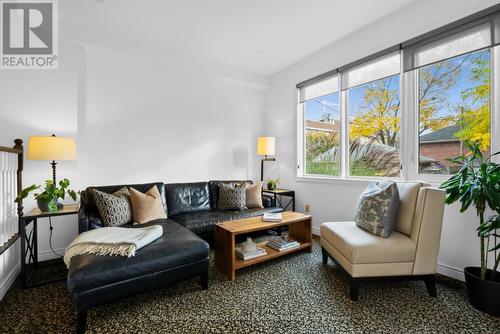 169 Parkhurst Boulevard, Toronto, ON - Indoor Photo Showing Living Room