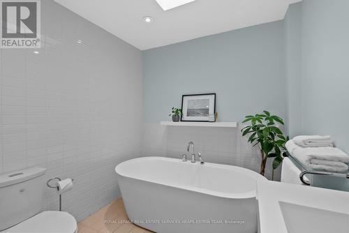 169 Parkhurst Boulevard, Toronto, ON - Indoor Photo Showing Bathroom