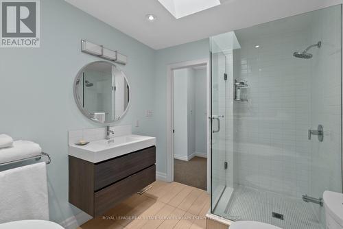 169 Parkhurst Boulevard, Toronto, ON - Indoor Photo Showing Bathroom