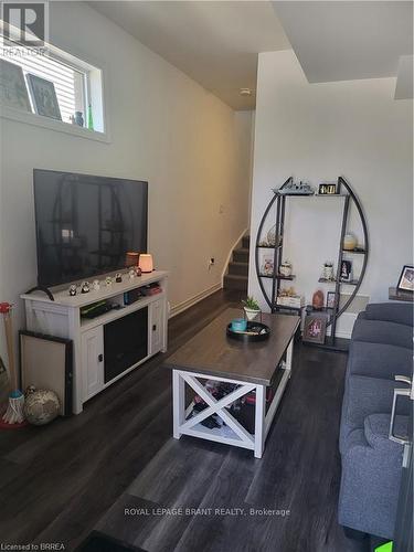 54 - 575 Woodward Avenue, Hamilton, ON - Indoor Photo Showing Living Room