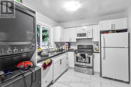 664 Cheapside Street, London, ON - Indoor Photo Showing Kitchen With Double Sink