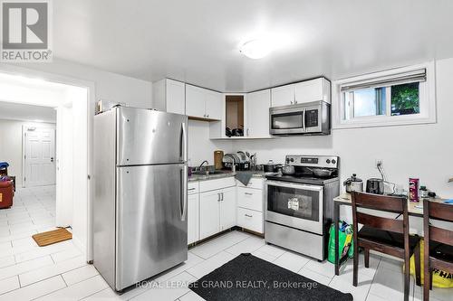 664 Cheapside Street, London, ON - Indoor Photo Showing Kitchen