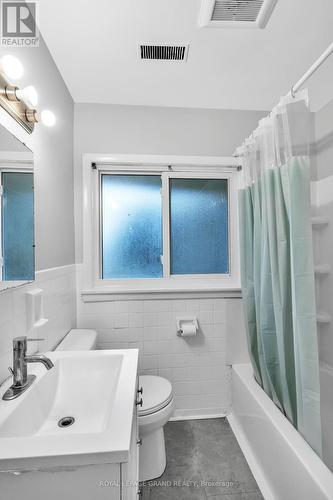 664 Cheapside Street, London, ON - Indoor Photo Showing Bathroom